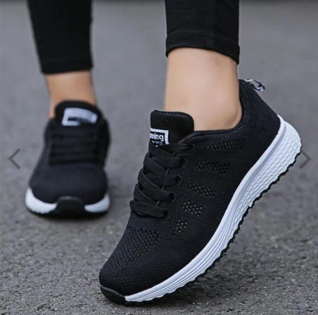 Womens Flexible Sports Sneakers