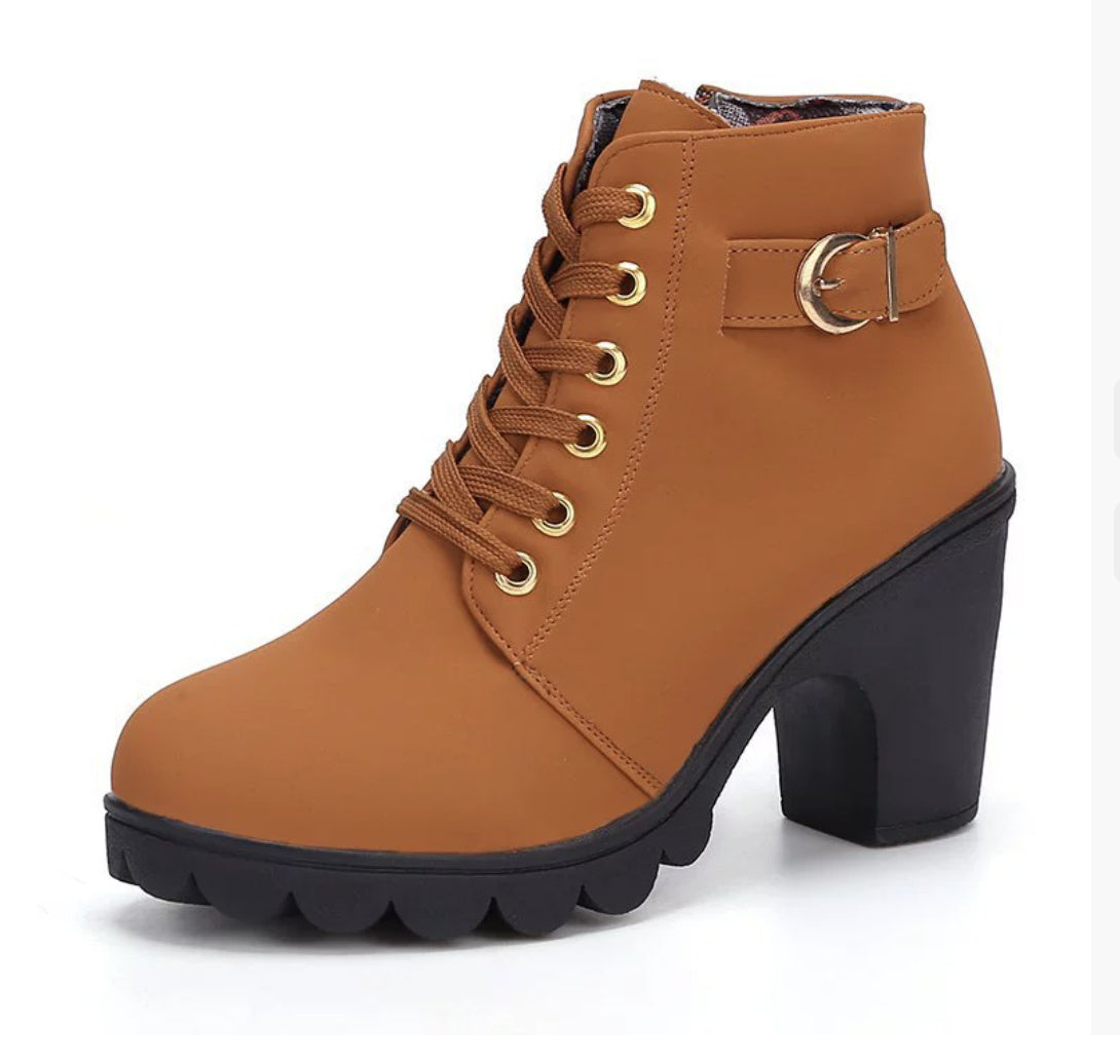 Womens Super-Grip Leopard Print Suede Lace-up Ankle Boots