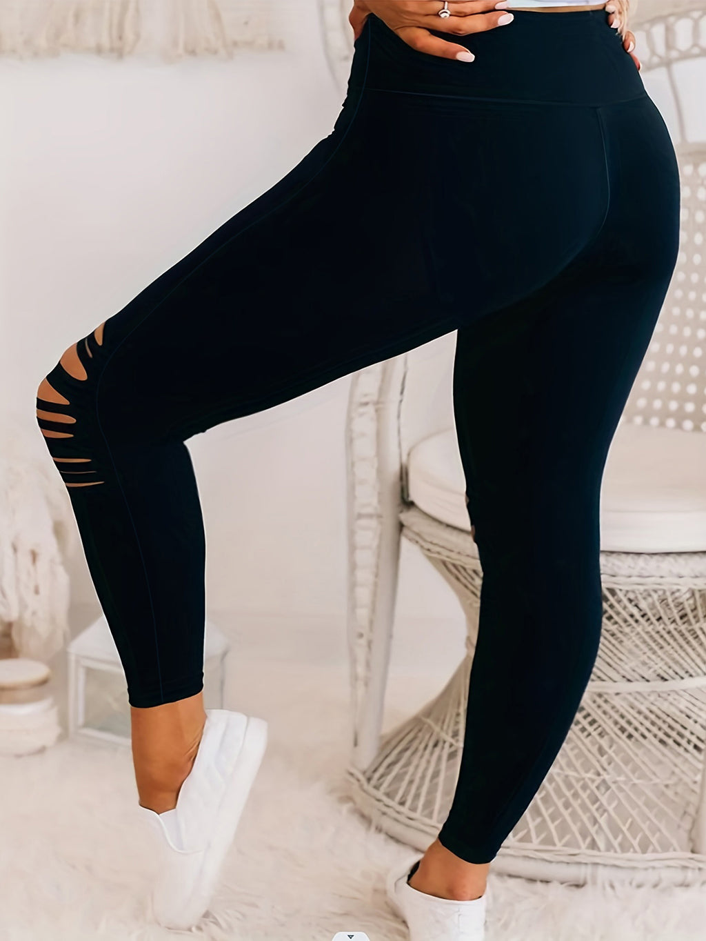 Curvy Distressed Solid Leisure/Fitness Pants