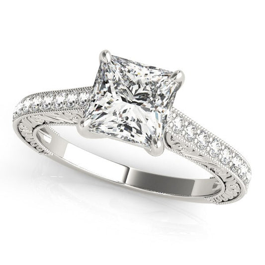 Size: 4.5 - 14k White Gold Princess Cut Diamond Engagement Ring (1 1/4 cttw)