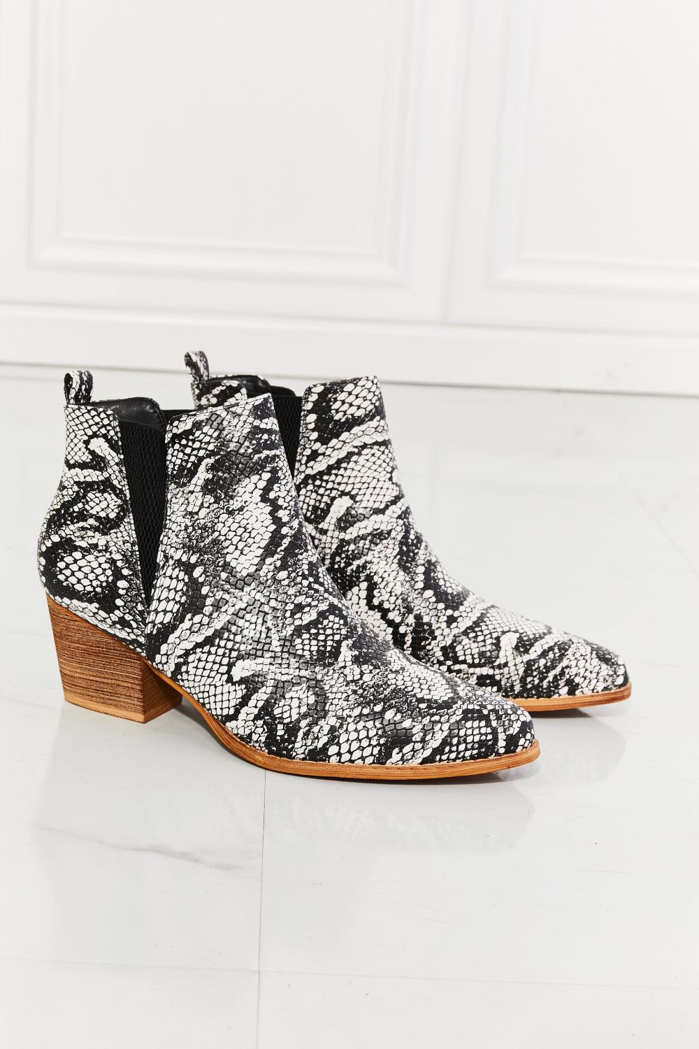 MMShoes Back At It Point Toe Bootie in Snakeskin - Glamorous Boutique USA L.L.C.